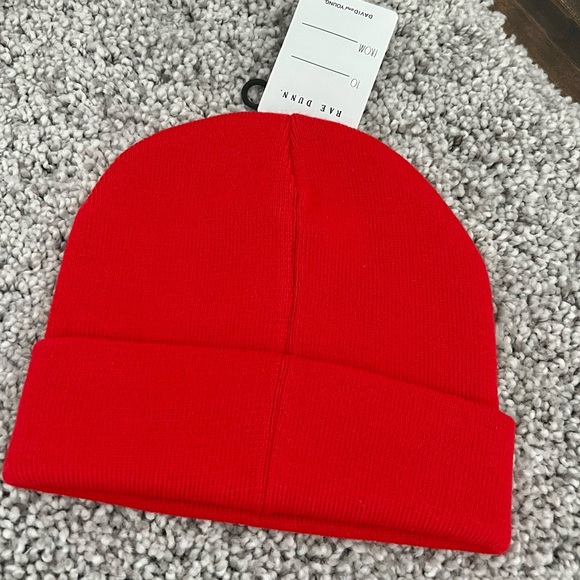 Rae Dunn MERRY Xmas Red Knit Beanie Hat Christmas Toque NWT - Picture 5 of 9